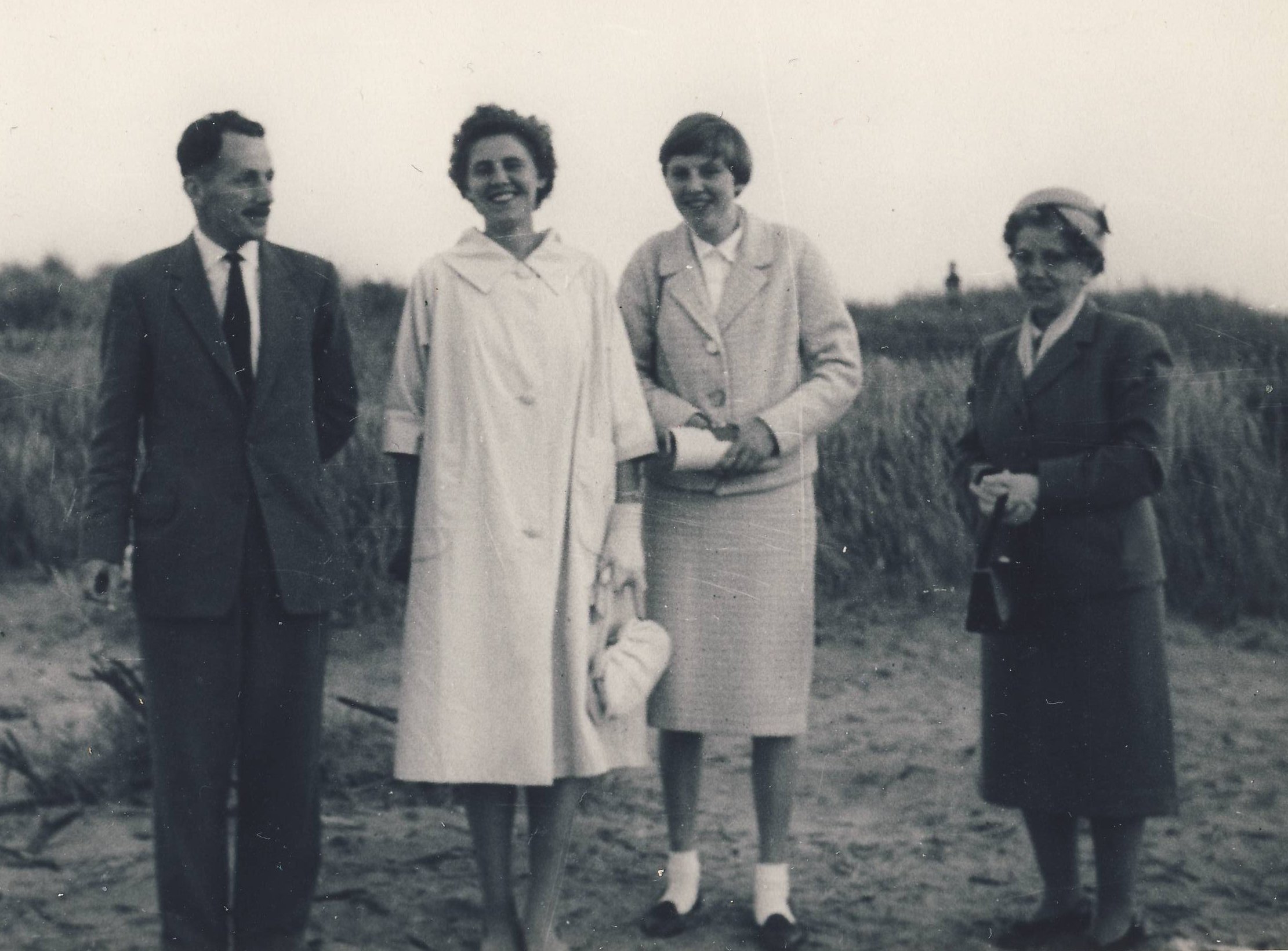 Bill, Truda, Lois (Sandy) and aunt Winnie Drury