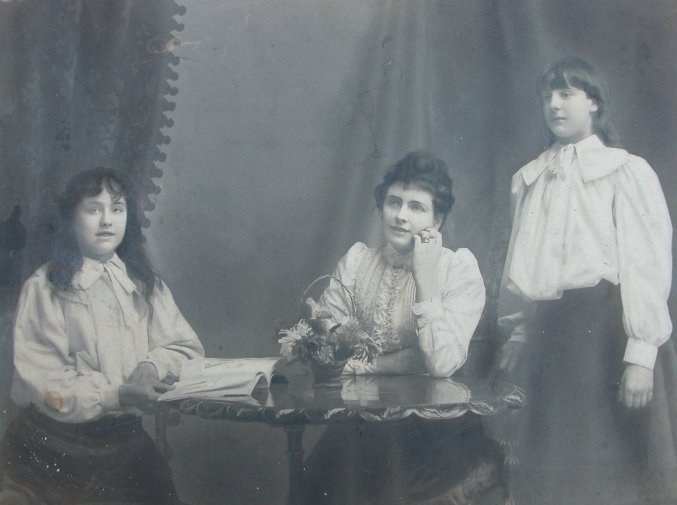 Florence (right) with her aunt Ellen Beanlands (centre) around 1900